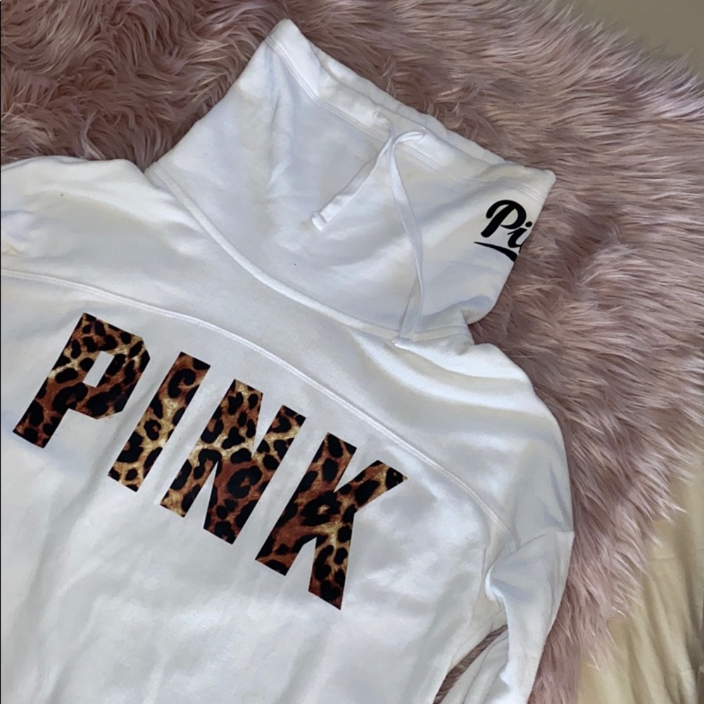 Pink hoodie ✨